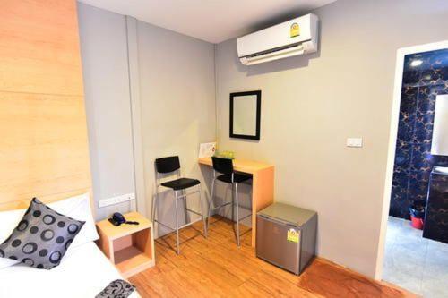 Deluxe Queen Room